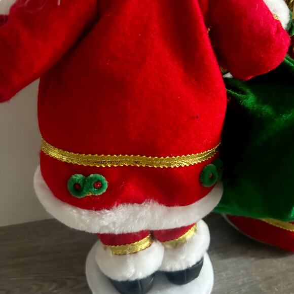Annalee Mr and Mrs Claus w/ Presents Christmas Plush Statues 19” EUC 2008 - Picture 9 of 11